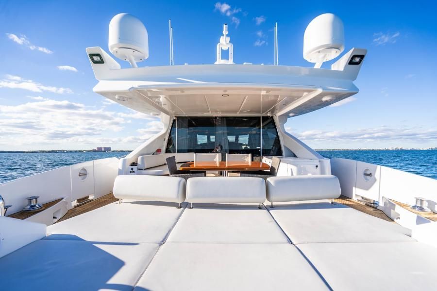 2010 Azimut 86S Express