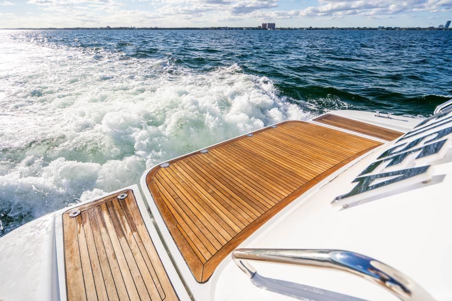 2010 Azimut 86S Express