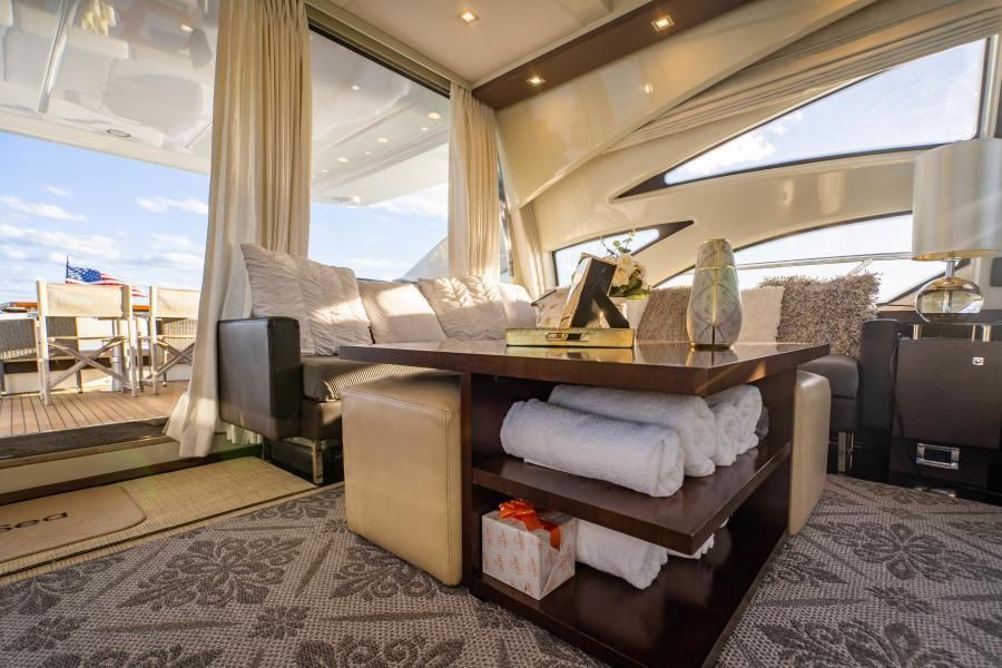 2010 Azimut 86S Express