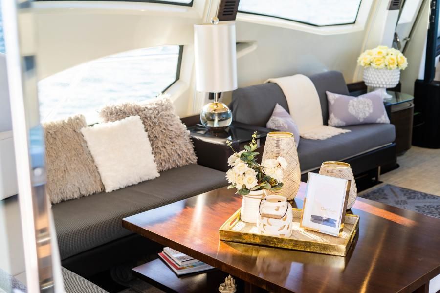 2010 Azimut 86S Express