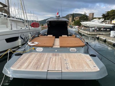 Yacht
