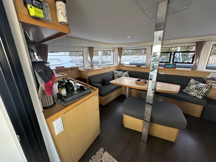 Island Hopp'r Yacht Photos Pics 