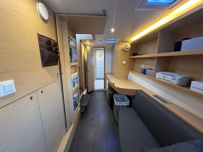 Island Hopp'r Yacht Photos Pics 