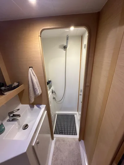 Island Hopp'r Yacht Photos Pics 