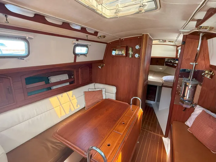 Dalliance Yacht Photos Pics 