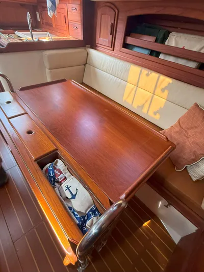 Dalliance Yacht Photos Pics 