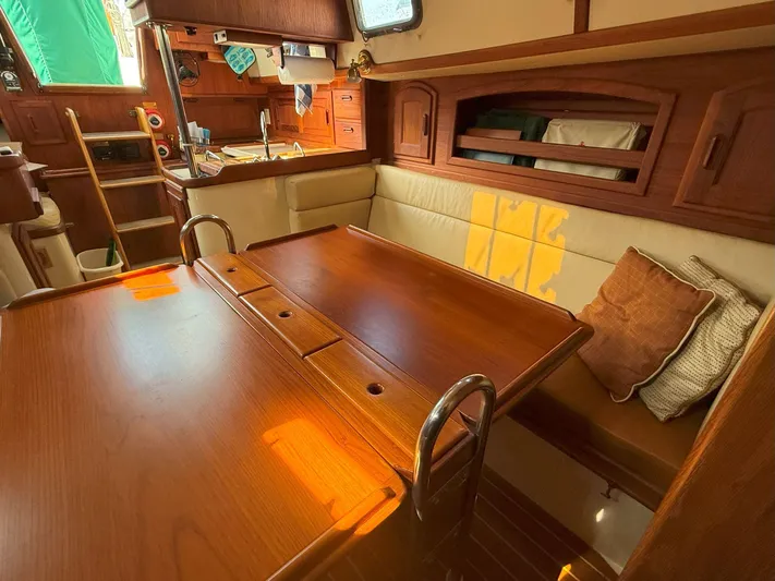 Dalliance Yacht Photos Pics 