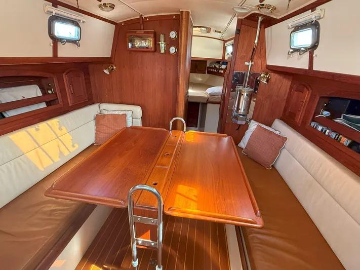 Dalliance Yacht Photos Pics 