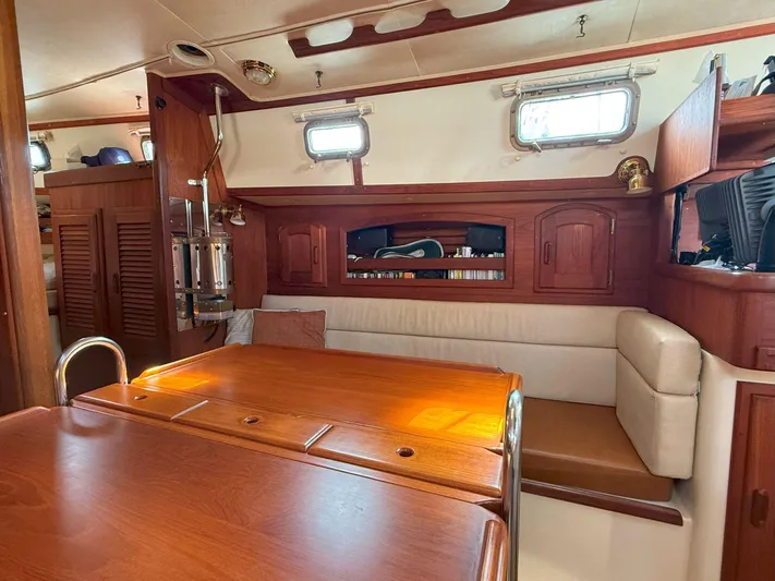 Dalliance Yacht Photos Pics 