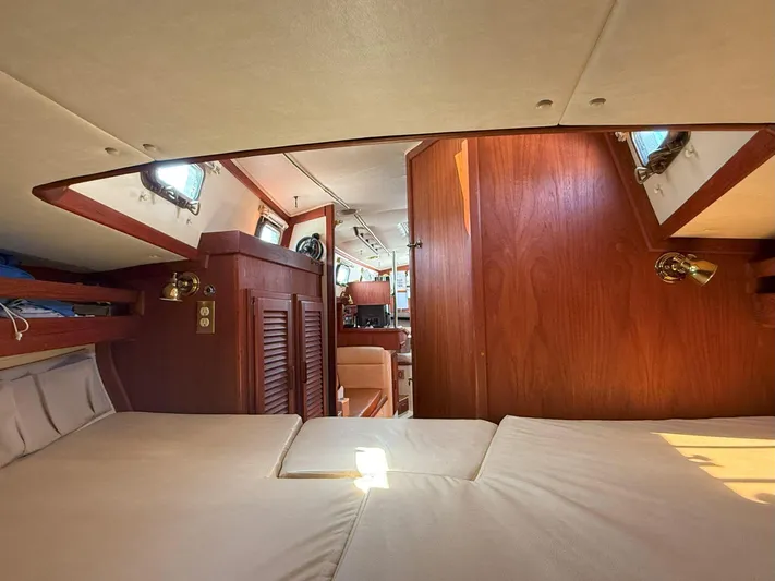 Dalliance Yacht Photos Pics 