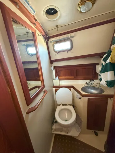 Dalliance Yacht Photos Pics 