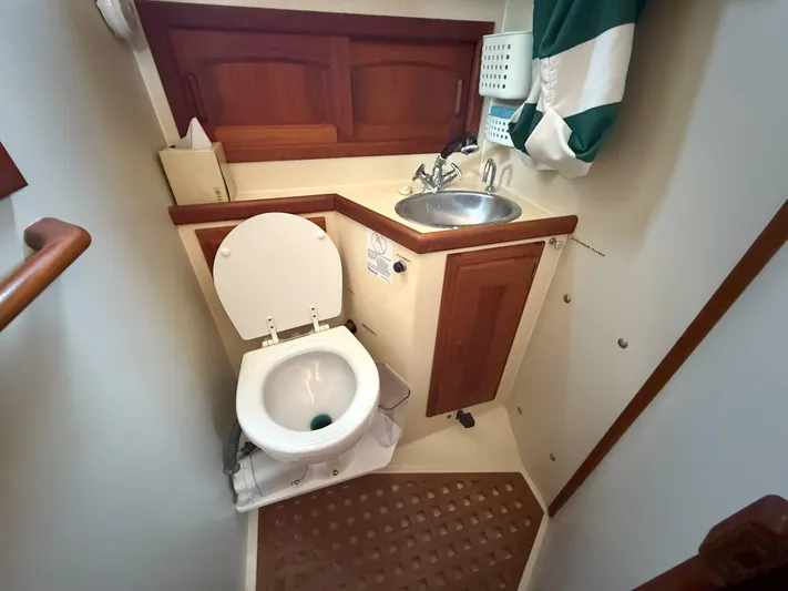 Dalliance Yacht Photos Pics 