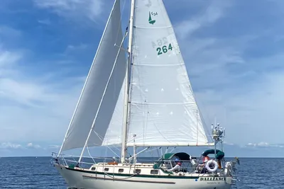 Pacific Seacraft Crealock 34