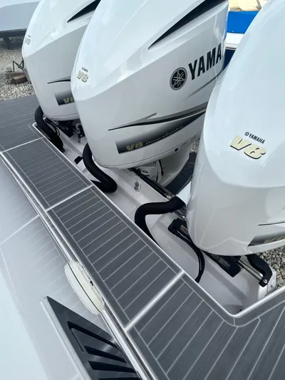  Yacht Photos Pics 2021 Regal 38 Sav - Image 31