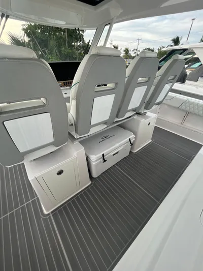  Yacht Photos Pics 2021 Regal 38 Sav - Image 7