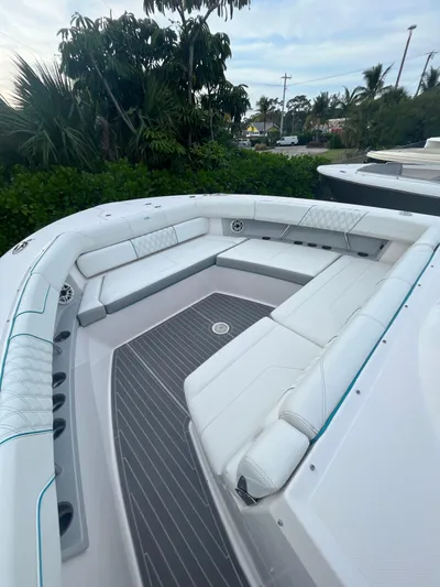  Yacht Photos Pics 2021 Regal 38 Sav - Image 20