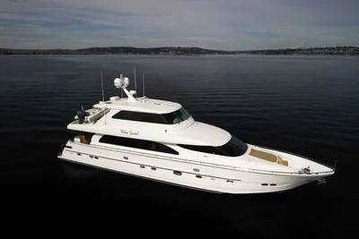 2005 Horizon 82 Skylounge