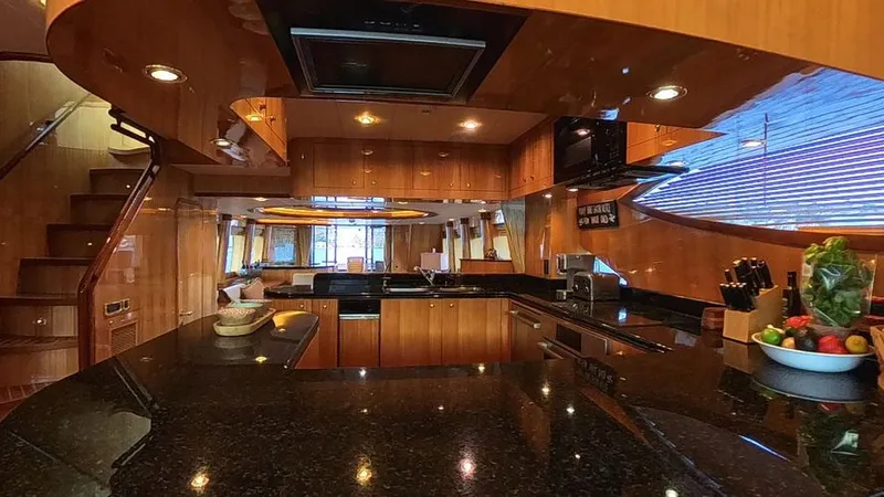 Wishes Granted Yacht Photos Pics 2005 Horizon 82 Skylounge - Image 7