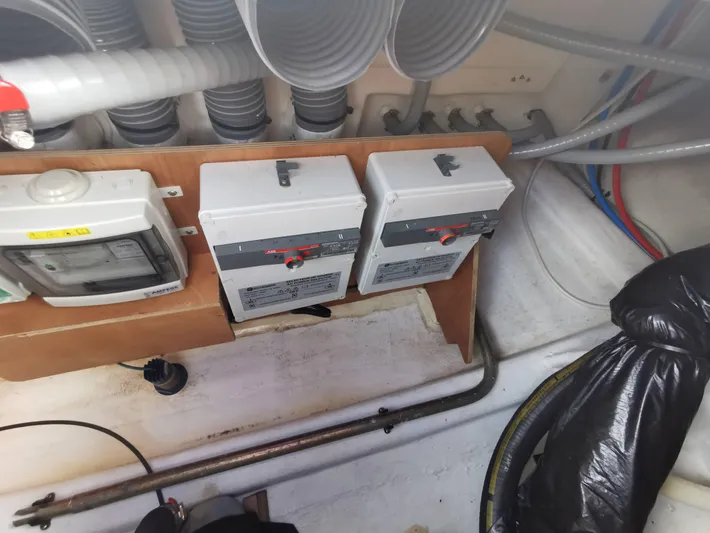 Siman H Yacht Photos Pics Electrical panel and wiring inside a 2020 Beneteau Oceanis 46.1 yacht.
