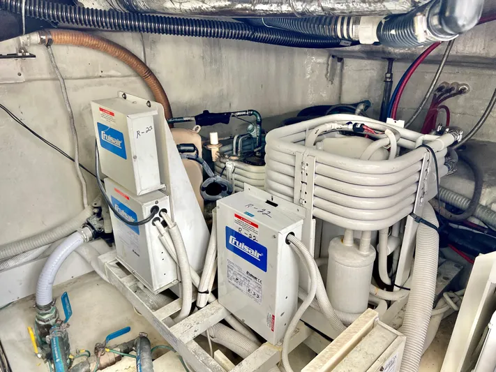 Last Chapter Yacht Photos Pics 