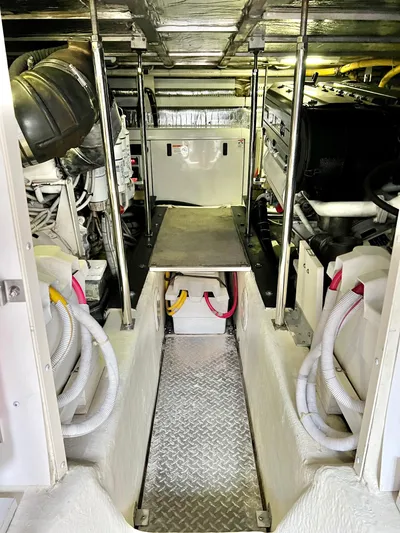 Last Chapter Yacht Photos Pics 