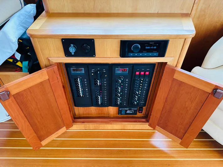 Nomad Yacht Photos Pics 