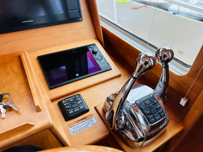 Nomad Yacht Photos Pics 