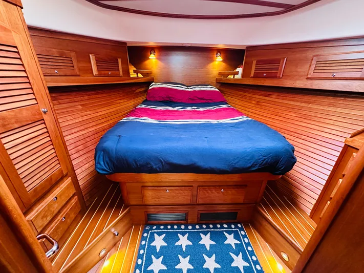 Nomad Yacht Photos Pics 