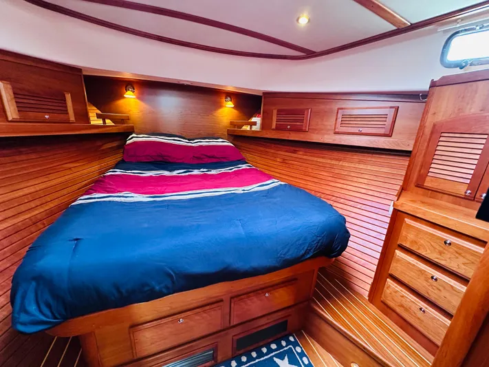 Nomad Yacht Photos Pics 