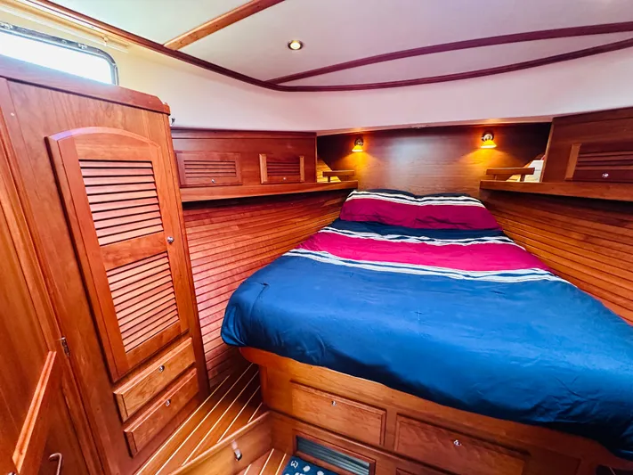 Nomad Yacht Photos Pics 