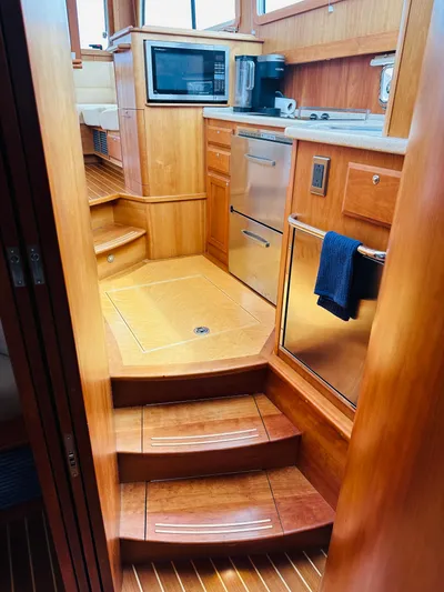 Nomad Yacht Photos Pics 