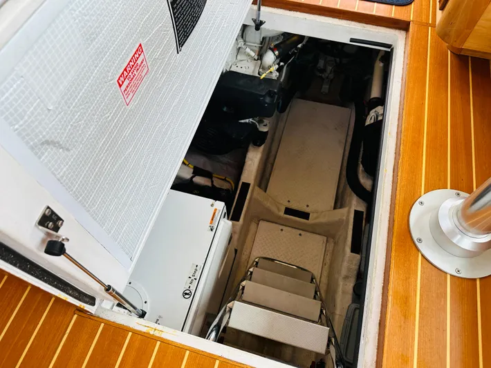 Nomad Yacht Photos Pics 