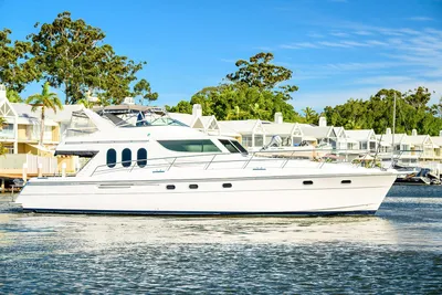 Riviera Custom 63 Flybridge