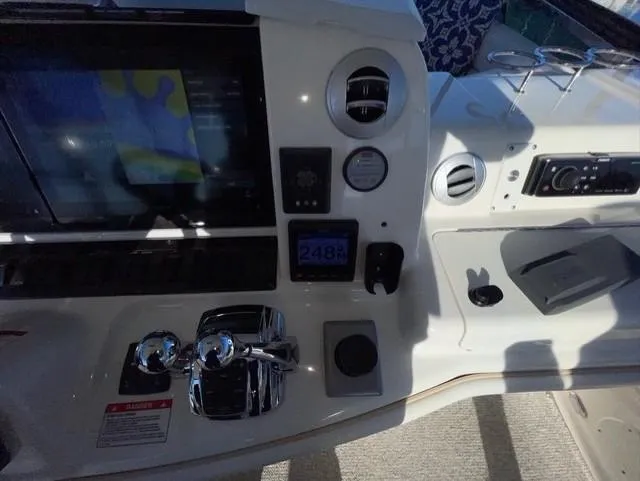 O Sea D Yacht Photos Pics Dashboard of a 2010 Sea Ray 520 Sedan Bridge with navigation and control systems.