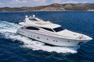 Motor Yacht Ferretti 880
