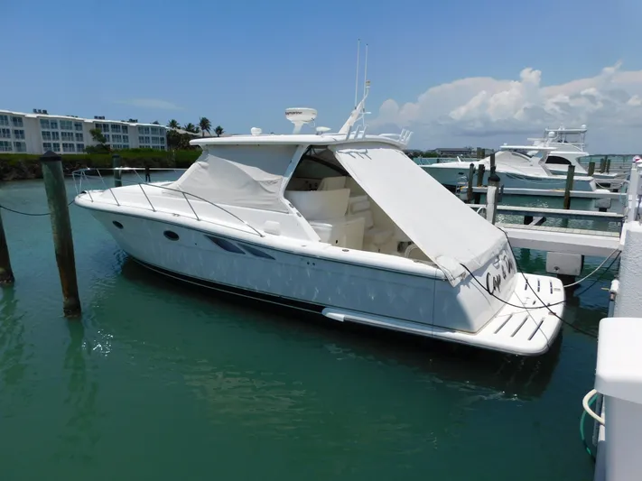 Cap & Dan Yacht Photos Pics 