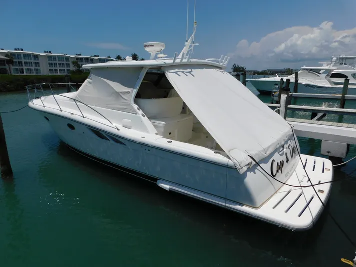 Cap & Dan Yacht Photos Pics 