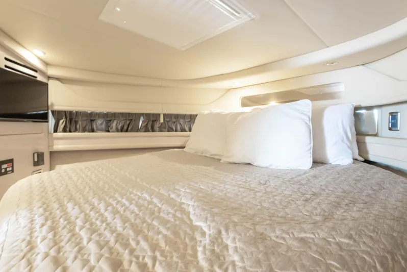 Decadance Yacht Photos Pics 