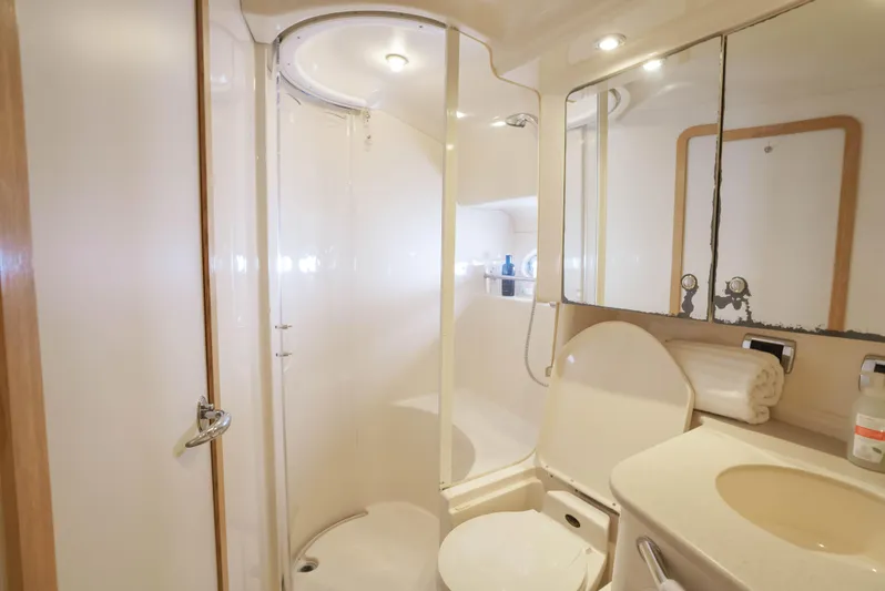 Decadance Yacht Photos Pics 