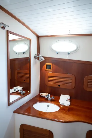 Fox Yacht Photos Pics 