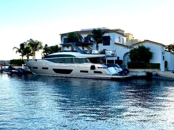 2020 Princess Y85