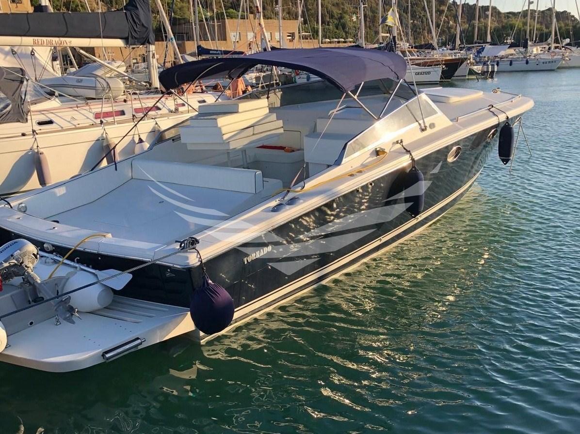 2010 Tornado 38' FLUSH DECK