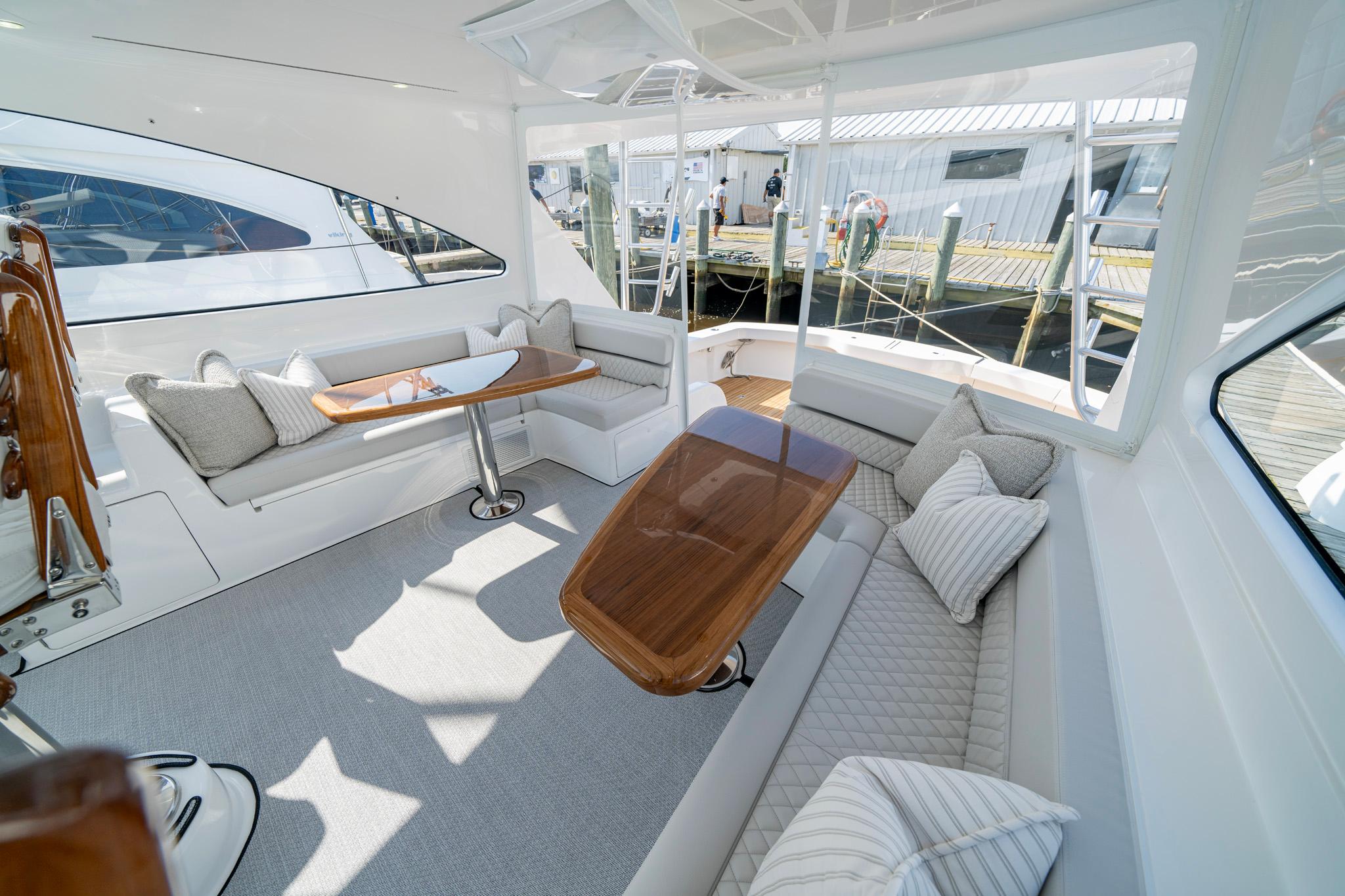 Yacht Photo 37
