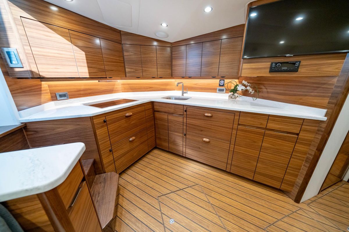 2024 Viking 48 