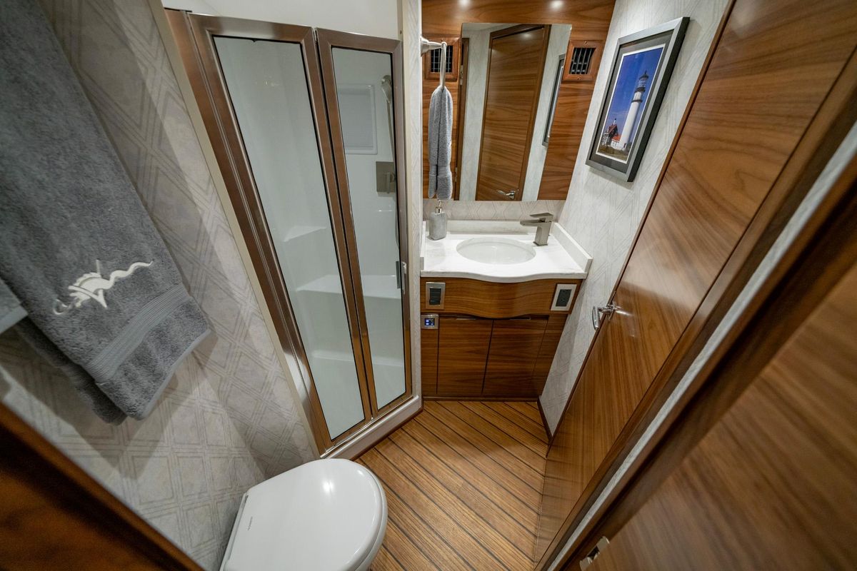 2024 Viking 48 