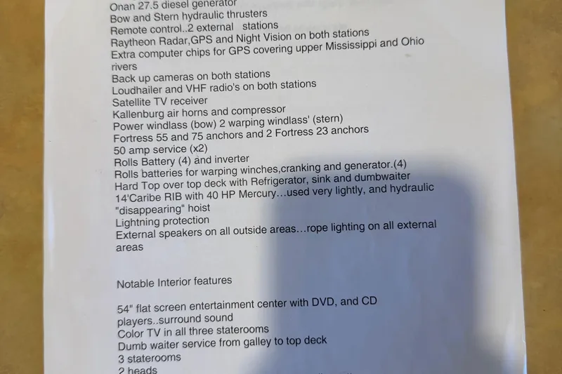 Yacht Photos Pics 2004 Stardust Cruisers houseboat features list, including generator, radar, and entertainment system.