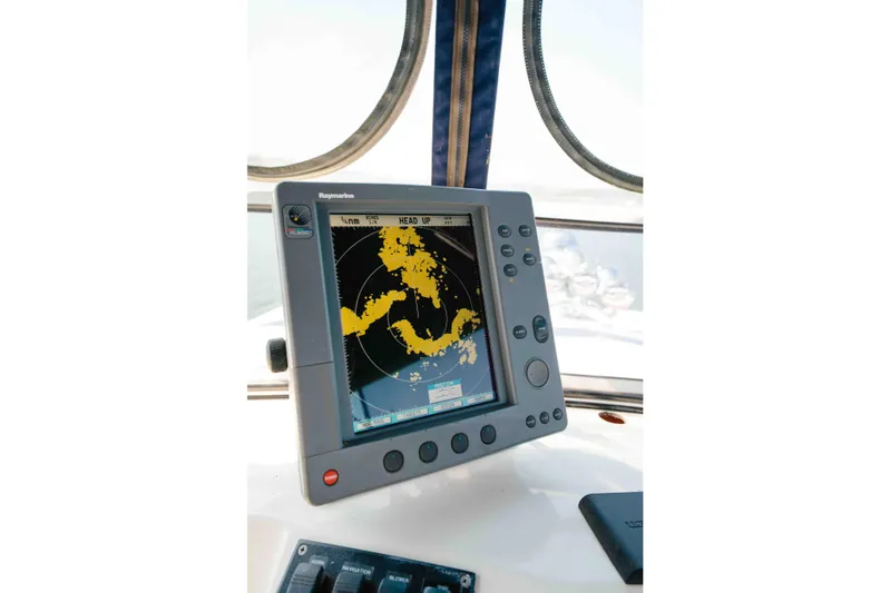  Yacht Photos Pics Radar display on 2004 Stardust Cruisers houseboat, showing navigation data.
