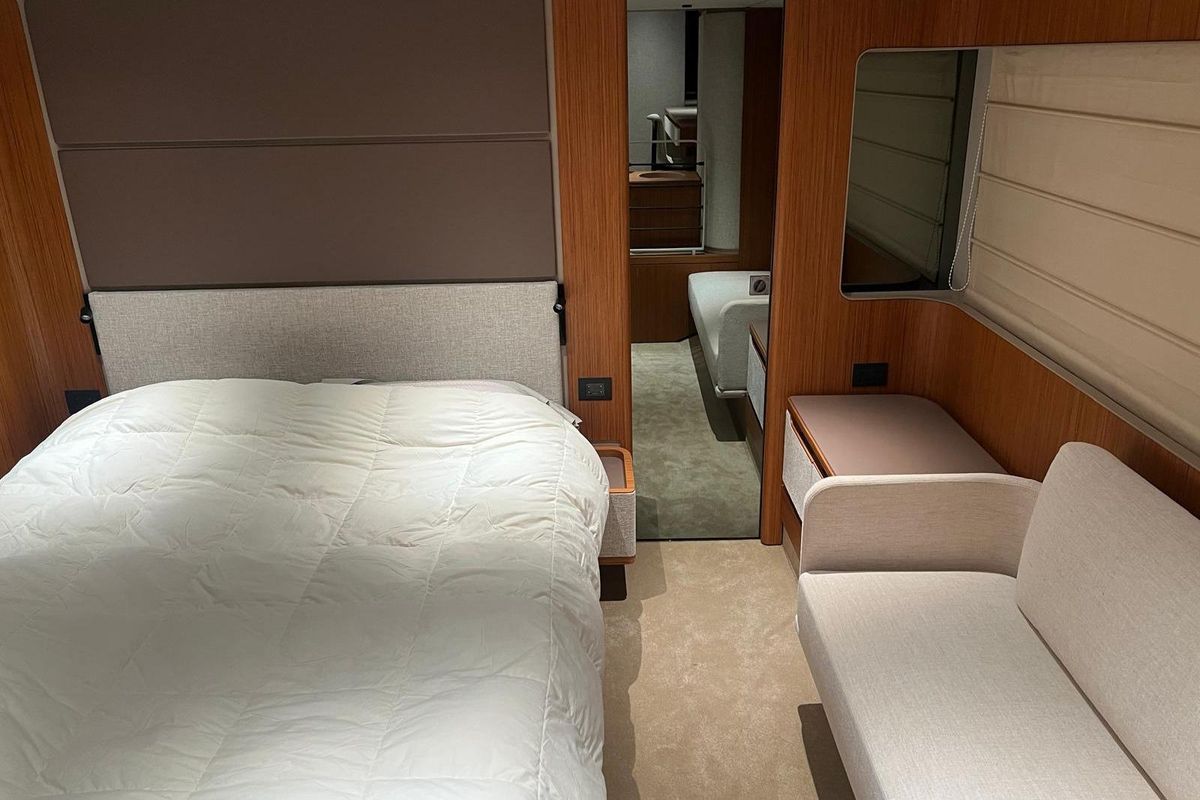 2025 Ferretti Yachts 66 