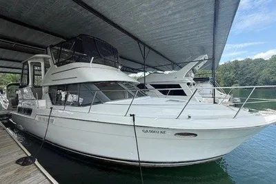 Carver 400 Cockpit Motor Yacht
