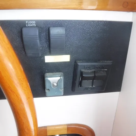 Ping Yacht Photos Pics Control panel of 1998 Legacy 40' Flybridge with floodlight switches and bow controls.